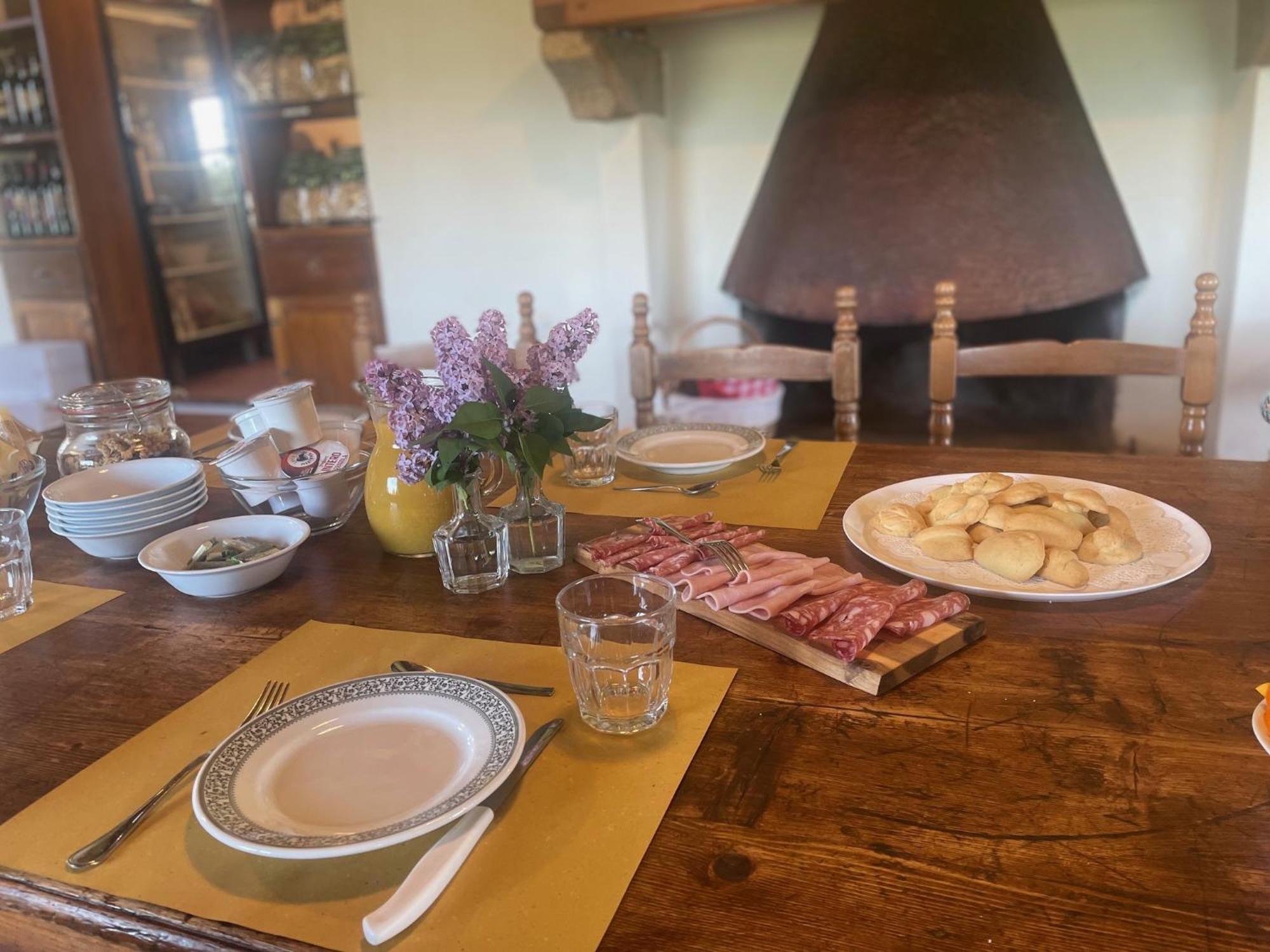 Agriturismo Le Sorbelle D'Orcia Con Piscina Pienza Luaran gambar