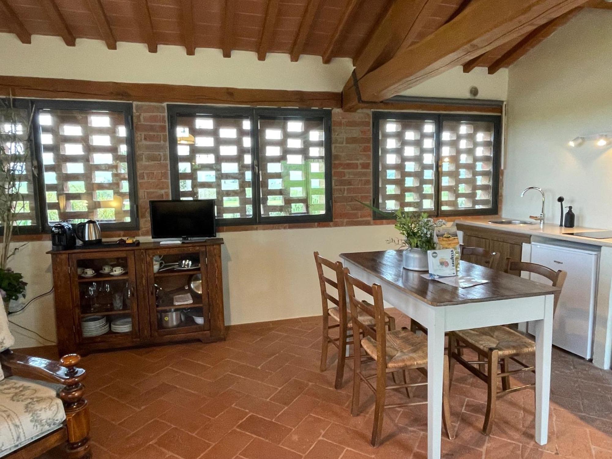 Agriturismo Le Sorbelle D'Orcia Con Piscina Pienza Luaran gambar